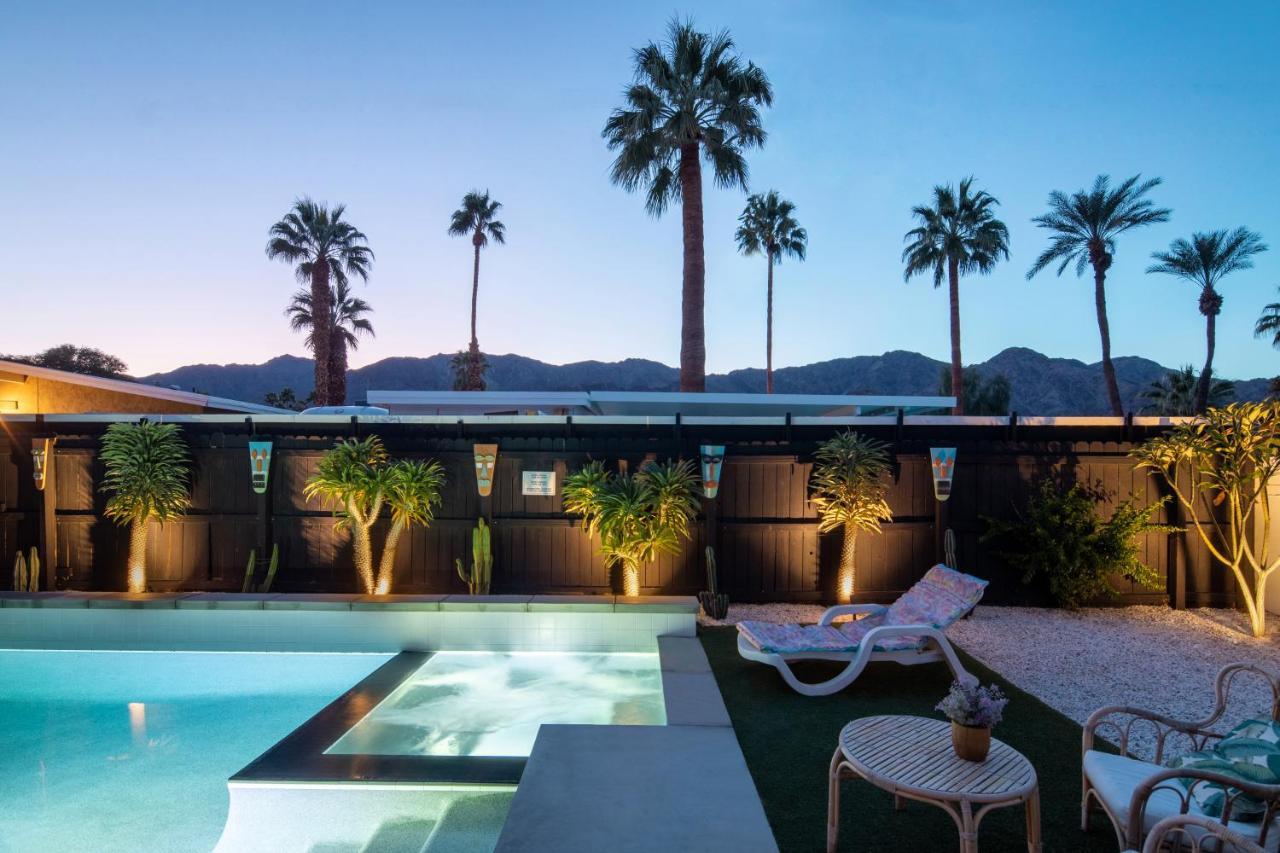 Mid-Century Modern Home In Beautiful ラキンタ エクステリア 写真