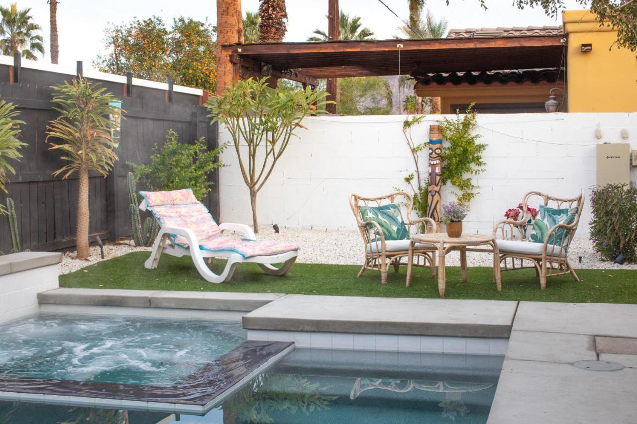 Mid-Century Modern Home In Beautiful ラキンタ エクステリア 写真