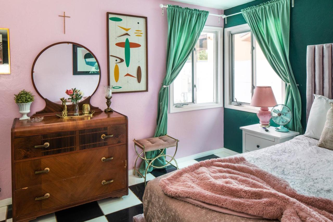 Mid-Century Modern Home In Beautiful ラキンタ エクステリア 写真