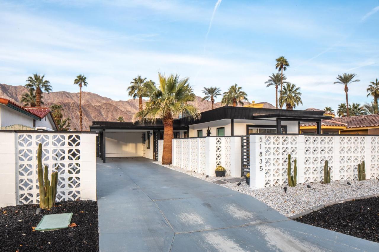 Mid-Century Modern Home In Beautiful ラキンタ エクステリア 写真